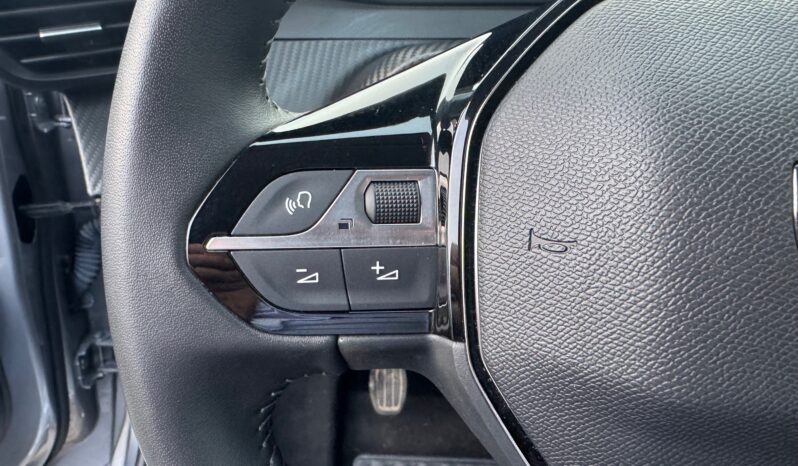 
								PEUGEOT 208 1.2cc PureTech 100cv S&S Allure full									