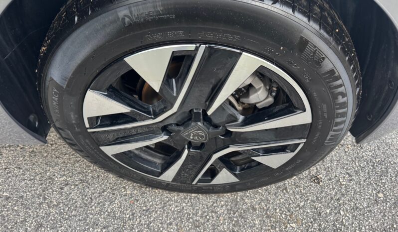 
								PEUGEOT 208 1.2cc PureTech 100cv S&S Allure full									