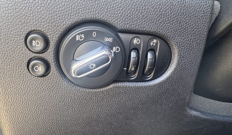 
								MINI ONE 1.5cc 75cv 5 Porte BRAKER STREE full									