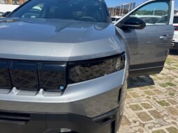 
										Jeep New Compass 1.2cc E-Hybrid 145cv Edct6 First Edition full									