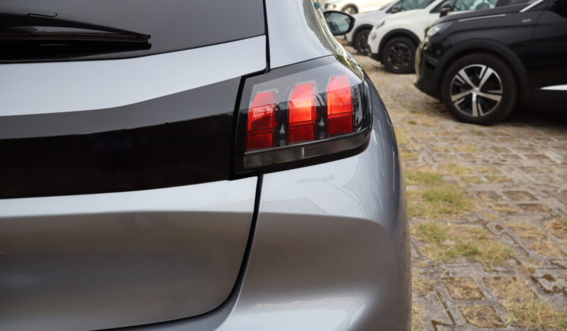 
								Peugeot 208 1.2cc 75cv S&S 5 Porte Style full									