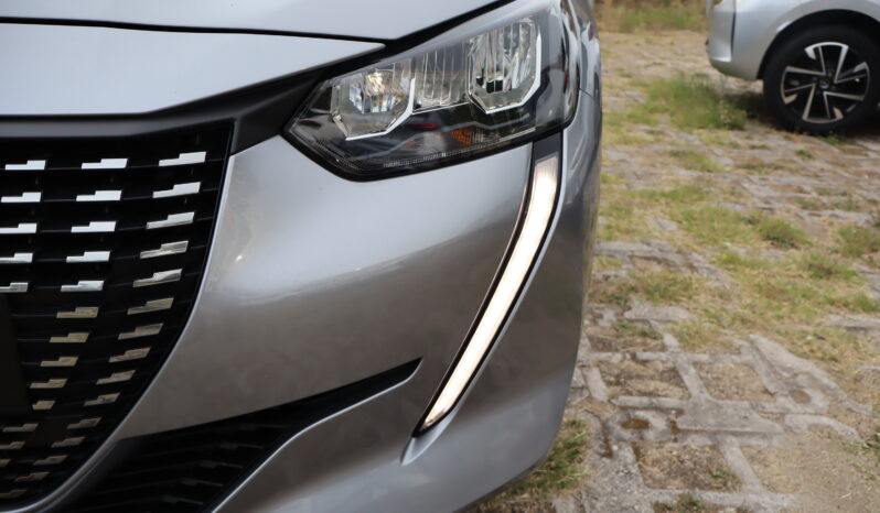 
								Peugeot 208 1.2cc 75cv S&S 5 Porte Style full									