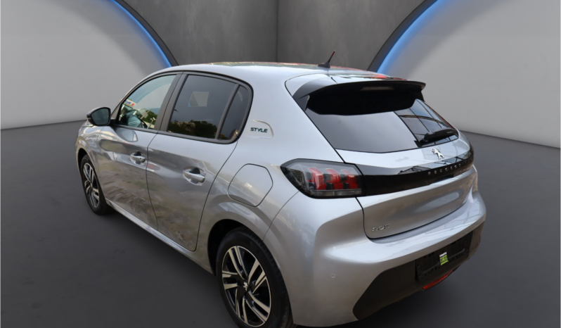 
								Peugeot 208 1.2cc 75cv S&S 5 Porte Style full									