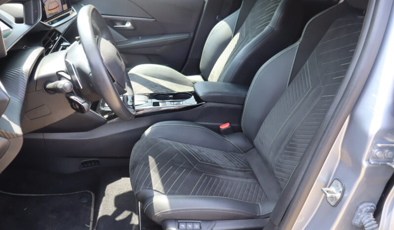 
								PEUGEOT 208 1.2cc Hybrid 136cv E-DCS6 GT full									