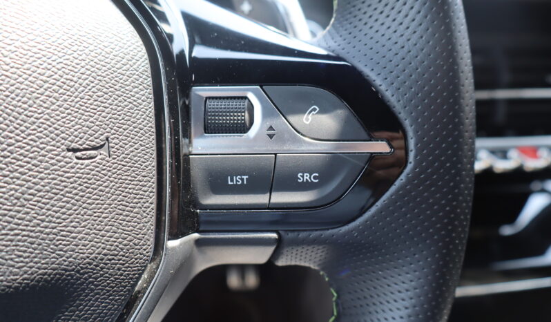 
								PEUGEOT 208 1.2cc Hybrid 136cv E-DCS6 GT full									