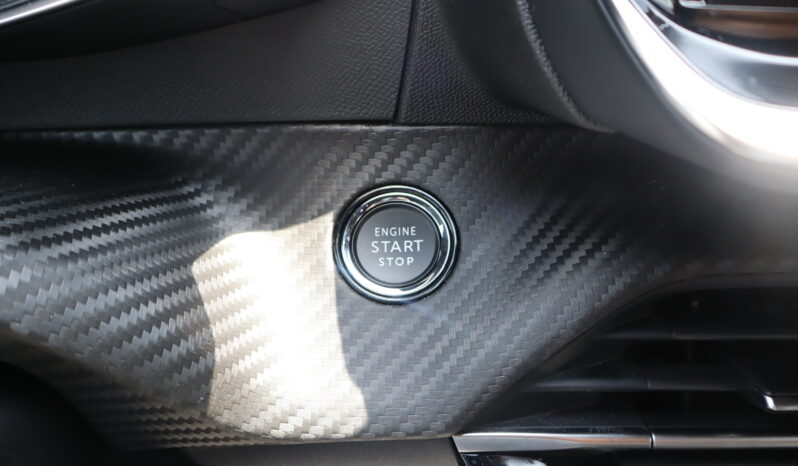 
								PEUGEOT 208 1.2cc Hybrid 136cv E-DCS6 GT full									