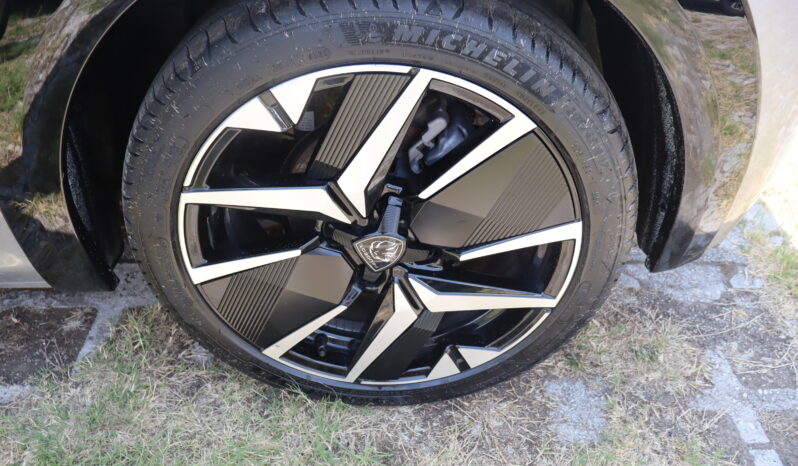 
								PEUGEOT 208 1.2cc Hybrid 136cv E-DCS6 GT full									