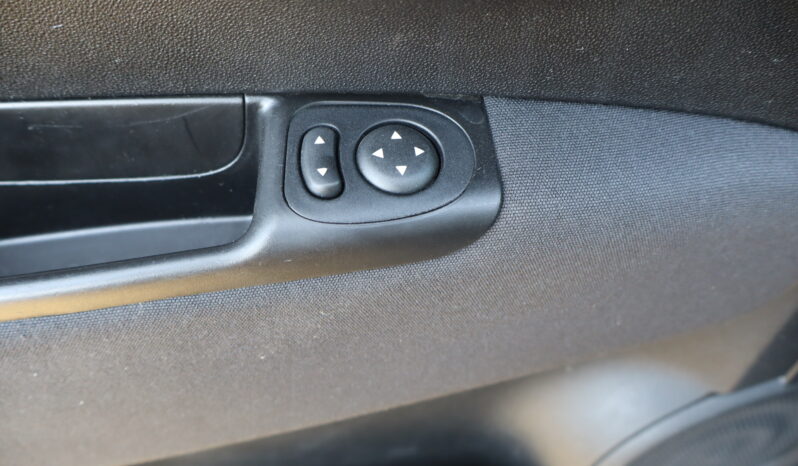 
								FIAT 500 MY23 1.0cc Hybrid 70cv CULT full									