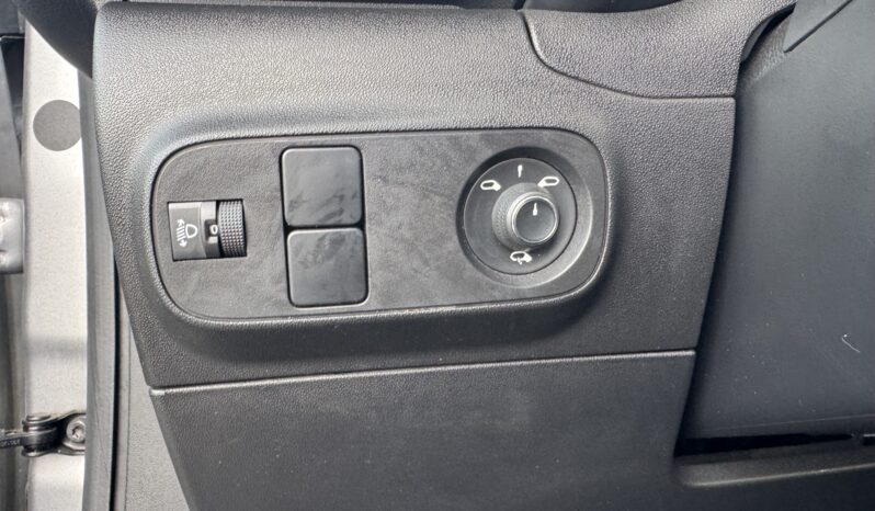 
								CITROEN C3 1.2cc 83cv 5P SHINE full									