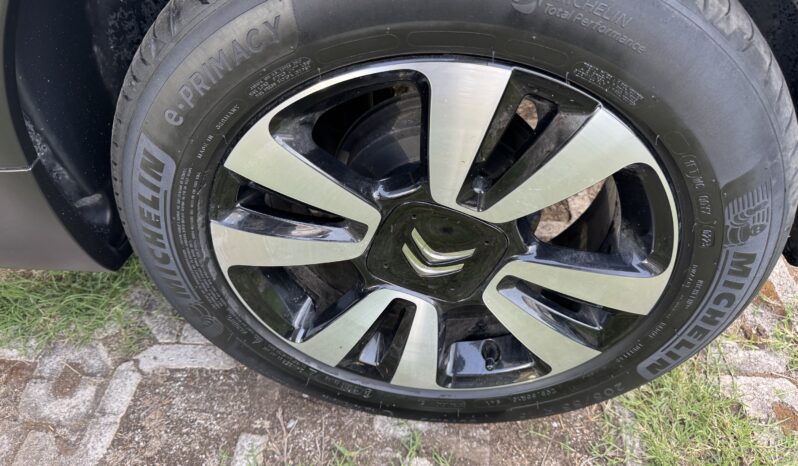 
								CITROEN C3 1.2cc 83cv 5P SHINE full									