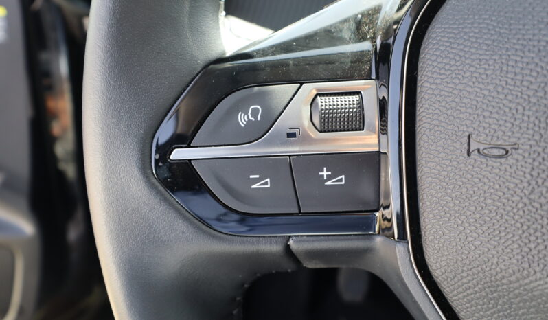 
								PEUGEOT 208 1.2cc PureTech 100cv S&S Allure full									