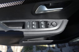 
										PEUGEOT 208 1.2cc PureTech 100cv S&S Allure full									