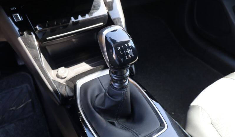 
								PEUGEOT 208 1.2cc PureTech 100cv S&S Allure full									