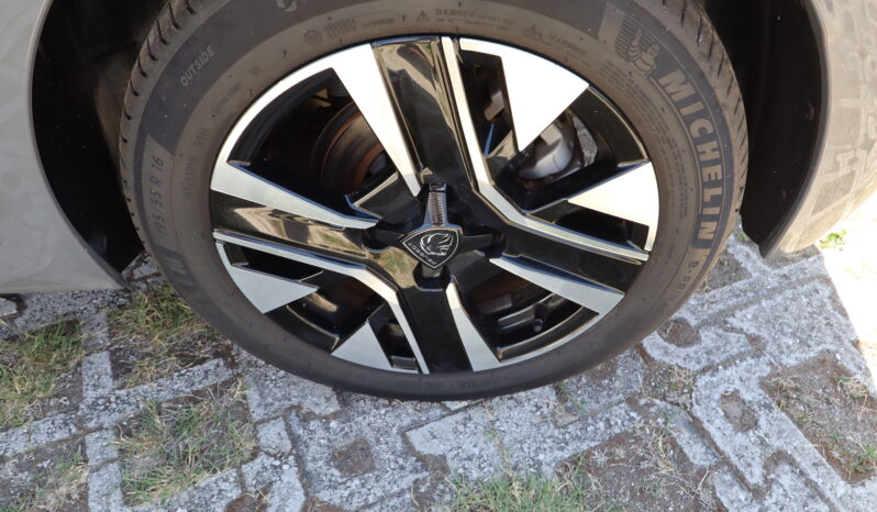 
								PEUGEOT 208 1.2cc PureTech 100cv S&S Allure full									