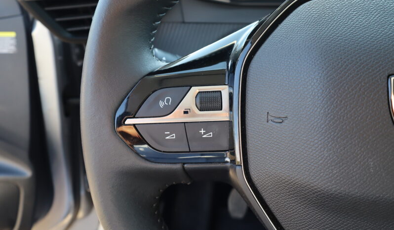 
								PEUGEOT 208 1.2cc PureTech 100cv S&S Allure full									