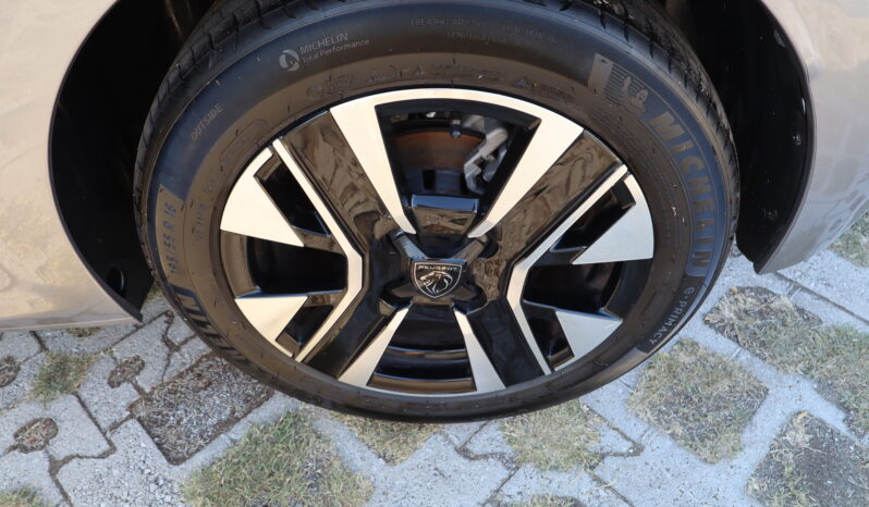 
								PEUGEOT 208 1.2cc PureTech 100cv S&S Allure full									