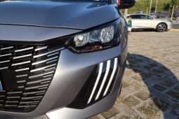 
										PEUGEOT 208 1.2cc PureTech 100cv S&S Allure full									