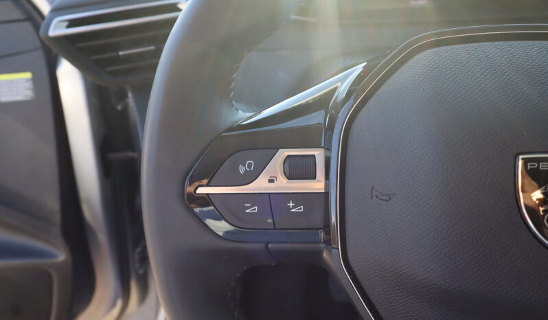 
								PEUGEOT 208 1.2cc PureTech 100cv S&S Allure full									