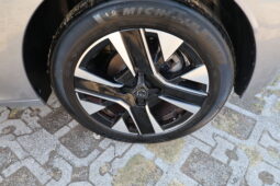 
										PEUGEOT 208 1.2cc PureTech 100cv S&S Allure full									