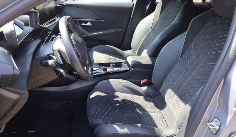 
								PEUGEOT 208 1.2cc Hybrid 136cv E-DCS6 GT full									