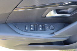 
										PEUGEOT 208 1.2cc Hybrid 136cv E-DCS6 GT full									
