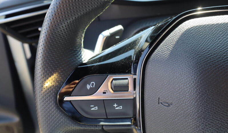 
								PEUGEOT 208 1.2cc Hybrid 136cv E-DCS6 GT full									