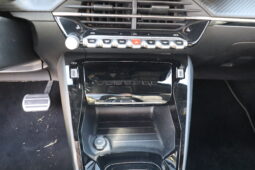 
										PEUGEOT 208 1.2cc Hybrid 136cv E-DCS6 GT full									