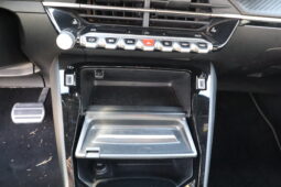 
										PEUGEOT 208 1.2cc Hybrid 136cv E-DCS6 GT full									