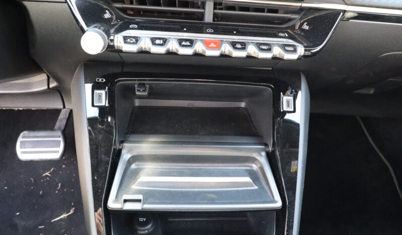 
								PEUGEOT 208 1.2cc Hybrid 136cv E-DCS6 GT full									