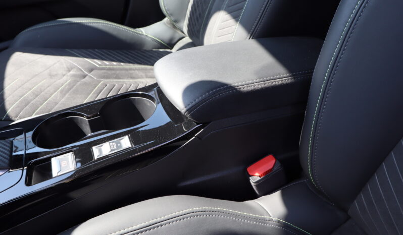 
								PEUGEOT 208 1.2cc Hybrid 136cv E-DCS6 GT full									