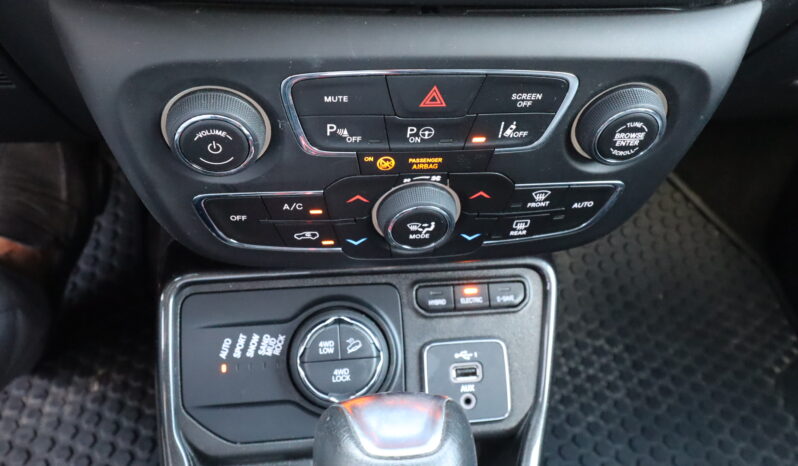 
								Jeep Compass 1.3cc Turbo T4 240cv PHEV 4XE AT6 Trailhawk full									