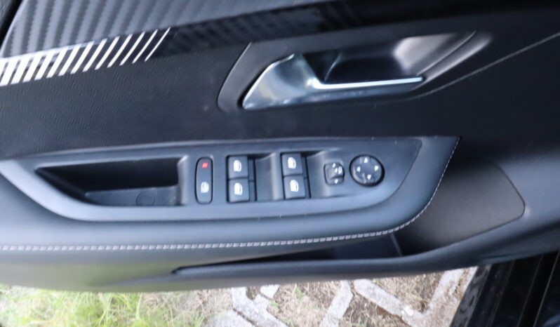 
								PEUGEOT 208 1.2cc PureTech 100cv S&S Allure full									