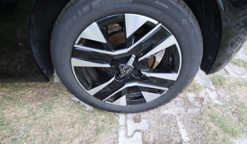 
								PEUGEOT 208 1.2cc PureTech 100cv S&S Allure full									