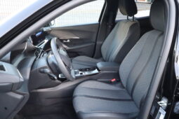 
										PEUGEOT 2008 1.2cc PureTech 100cv S&S ALLURE full									