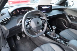 
										PEUGEOT 2008 1.2cc PureTech 100cv S&S ALLURE full									