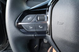 
										PEUGEOT 2008 1.2cc PureTech 100cv S&S ALLURE full									