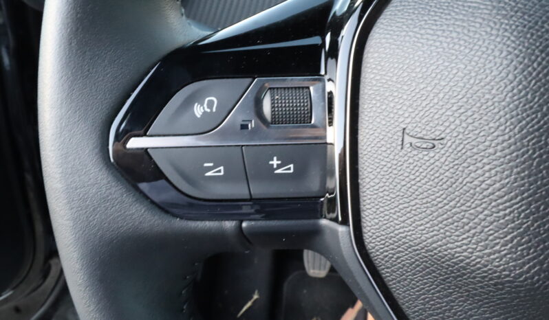 
								PEUGEOT 2008 1.2cc PureTech 100cv S&S ALLURE full									