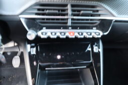 
										PEUGEOT 2008 1.2cc PureTech 100cv S&S ALLURE full									