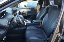 
										PEUGEOT 3008 1.2cc PURETECH 130cv S&S GT full									