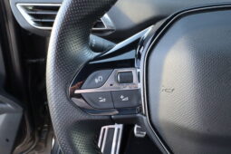 
										PEUGEOT 3008 1.2cc PURETECH 130cv S&S GT full									