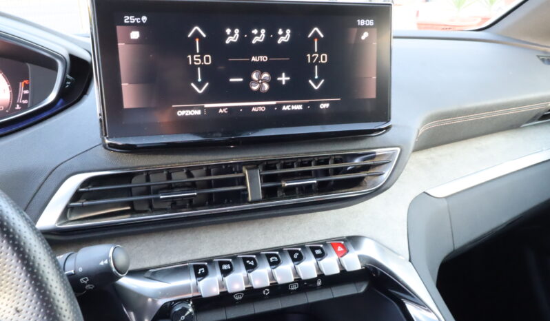 
								PEUGEOT 3008 1.2cc PURETECH 130cv S&S GT full									