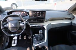 
										PEUGEOT 3008 1.2cc PURETECH 130cv S&S GT full									