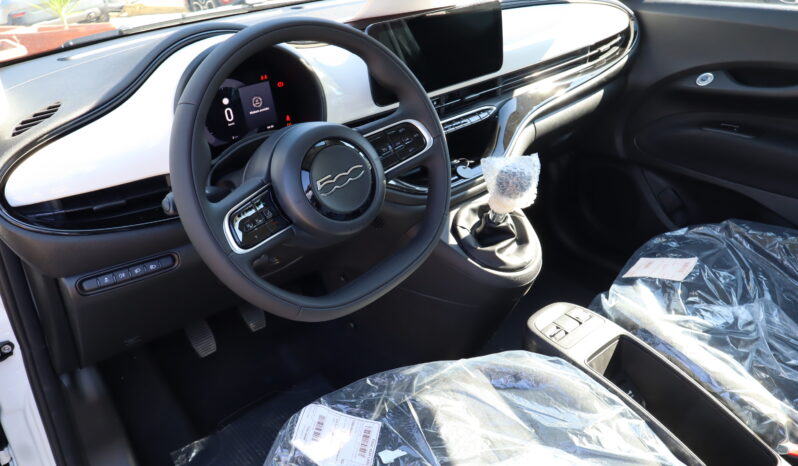 
								FIAT NUOVA 500 1.0cc 65cv Hybrid ICON full									