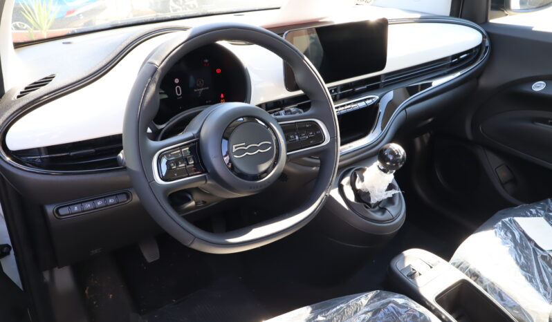 
								FIAT NUOVA 500 1.0cc 65cv Hybrid ICON + Pack Comfort full									