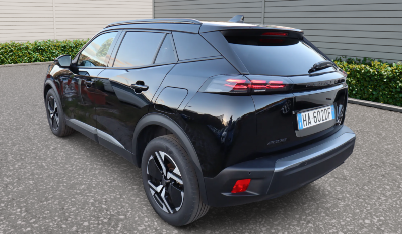 
								PEUGEOT 2008 1.2cc PureTech 100cv S&S ALLURE full									