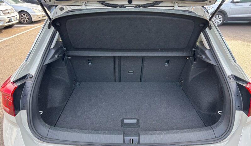 
								Volkswagen T-Roc 1.0cc TSI 110cv Life full									