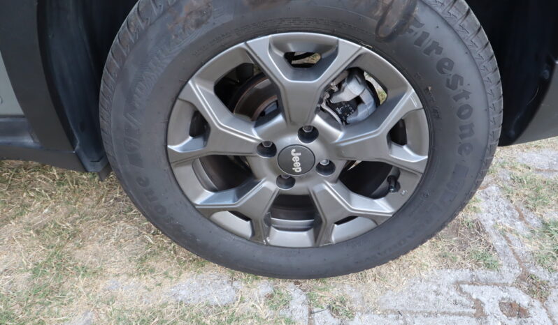 
								JEEP AVENGER 1.2cc 100cc Longitude full									
