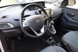 
										LANCIA YPSILON 1.0 HYBRID 70CV GOLD full									