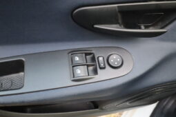 
										LANCIA YPSILON 1.0 HYBRID 70CV GOLD full									