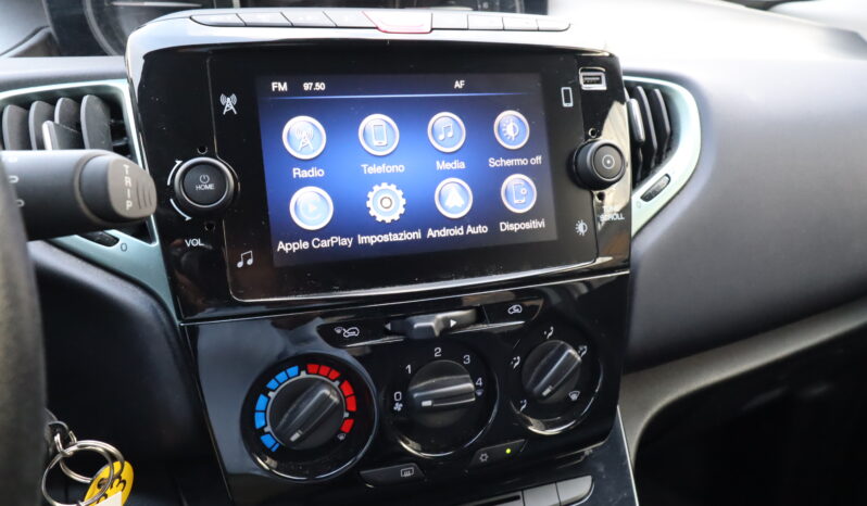 
								LANCIA YPSILON 1.0 HYBRID 70CV GOLD full									